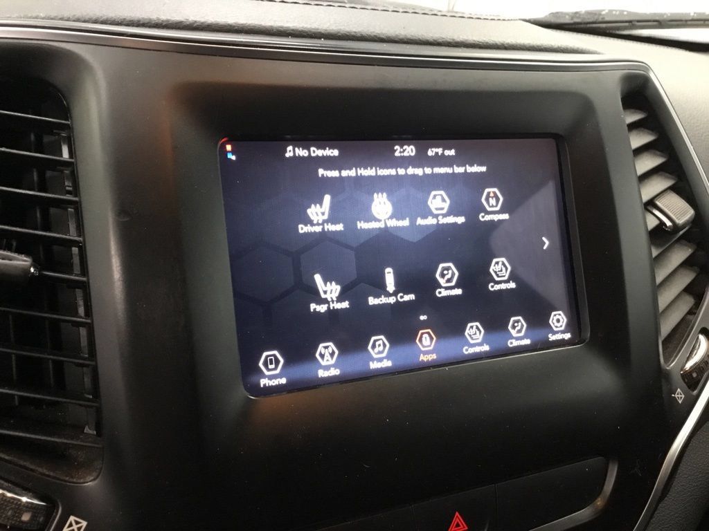 Used 2019 Jeep Cherokee Latitude w/ Cold Weather Group FWD image 17
