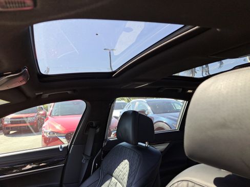 Used 2022 BMW 750i xDrive w/ Executive Package image 12