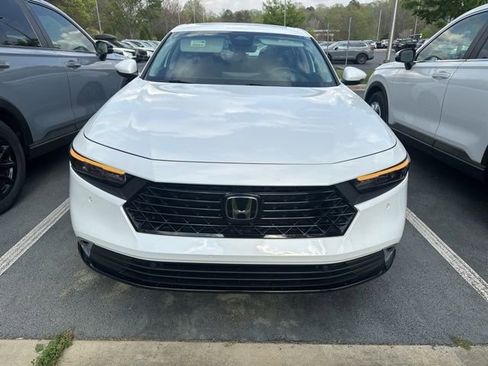 Used 2023 Honda Accord Touring image 3