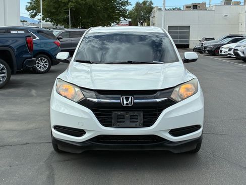 Used 2018 Honda HR-V LX image 11