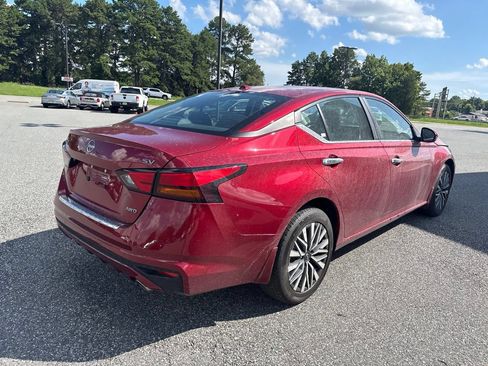 Used 2023 Nissan Altima 2.5 SV w/ SV Premium Package AWD/4WD image 10