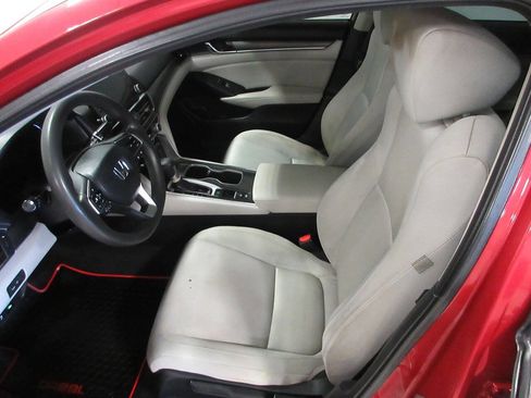 Used 2018 Honda Accord LX image 7