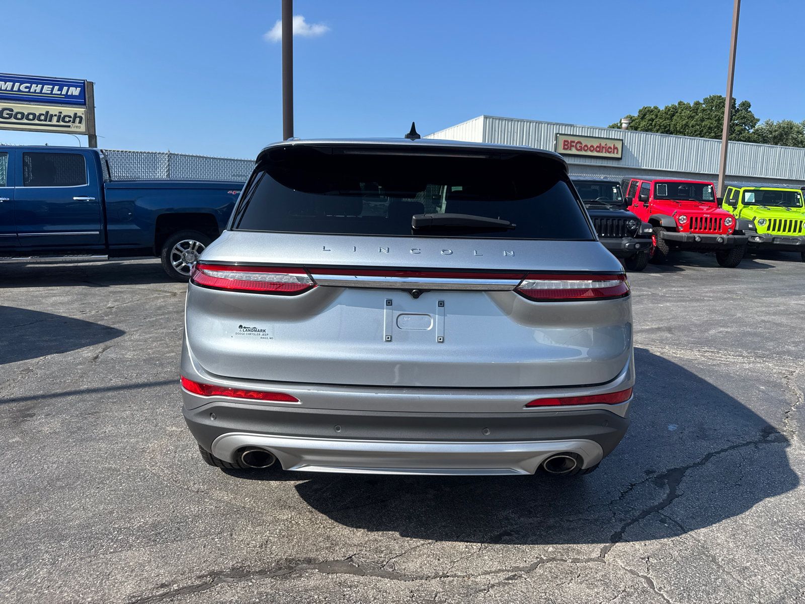 Used 2023 Lincoln Corsair Reserve w/ Equipment Group 201A AWD/4WD image 4