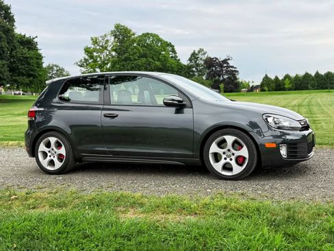 Used 2010 Volkswagen GTI 2-Door FWD image 4