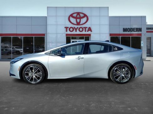 Certified 2025 Toyota Prius Limited image 3