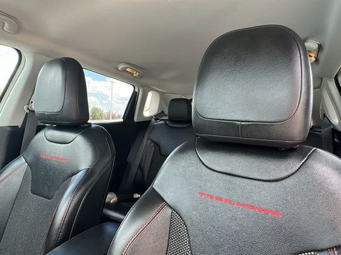 Used 2020 Jeep Compass Trailhawk AWD/4WD image 11