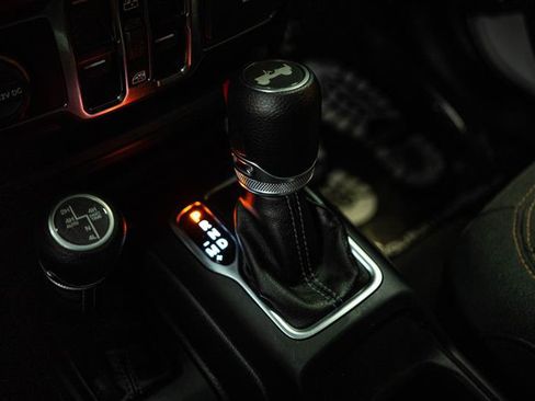 Used 2025 Jeep Wrangler Unlimited Sahara AWD/4WD image 18
