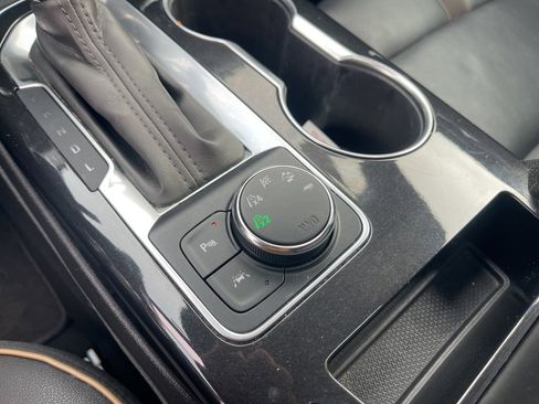 Certified 2021 Chevrolet Blazer Premier w/ Driver Confidence II Package image 32