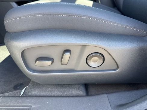 New 2026 Chevrolet Equinox LT w/ Convenience Package II AWD/4WD image 15