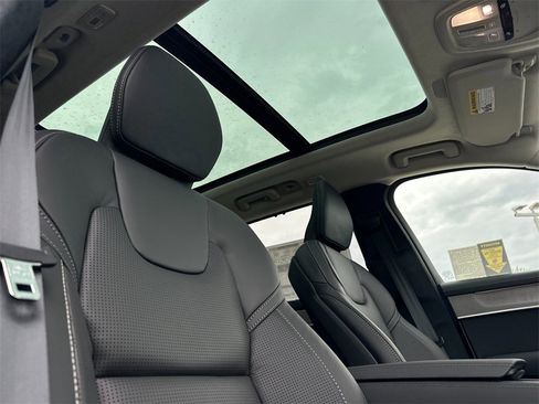 New 2026 Volvo XC90 T8 Ultra w/ Lounge Package image 17