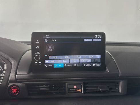 Used 2025 Honda Pilot TrailSport image 17