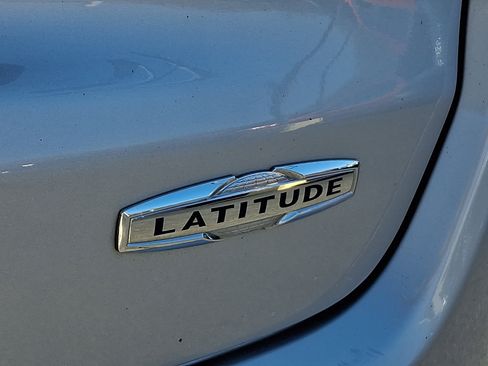Used 2024 Jeep Compass Latitude AWD/4WD image 28