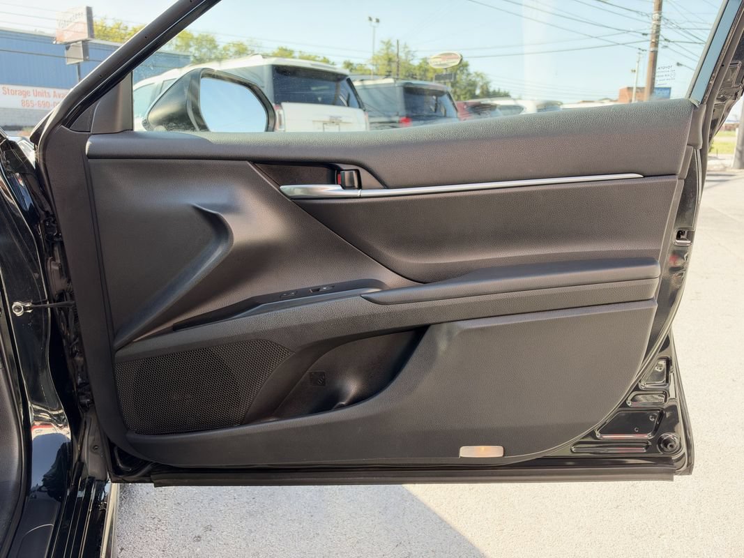 Used 2019 Toyota Camry SE FWD image 23