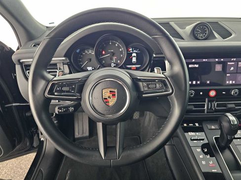 Used 2023 Porsche Macan AWD/4WD image 22