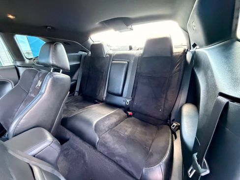 Used 2016 Dodge Challenger R/T Scat Pack RWD image 17
