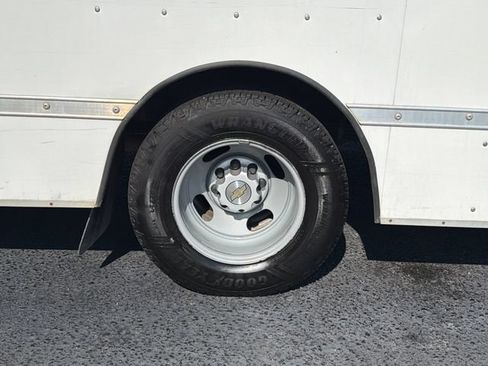 Used 2021 Chevrolet Express 3500 w/ Power Convenience Package RWD image 32