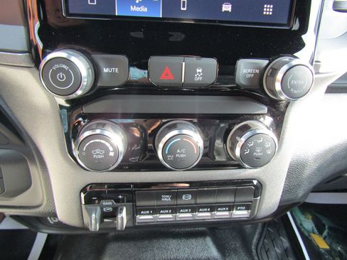 Used 2025 RAM 3500 Tradesman w/ Chrome Appearance Group image 25