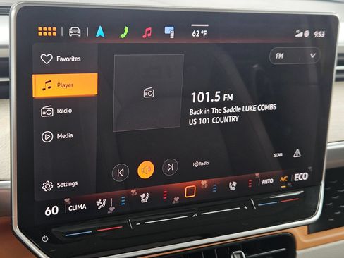Used 2025 Volkswagen ID. Buzz Pro S Plus AWD/4WD image 17