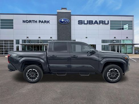 Used 2025 Toyota Tacoma TRD Sport RWD image 2