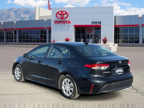 Used 2025 Toyota Corolla LE FWD image 5