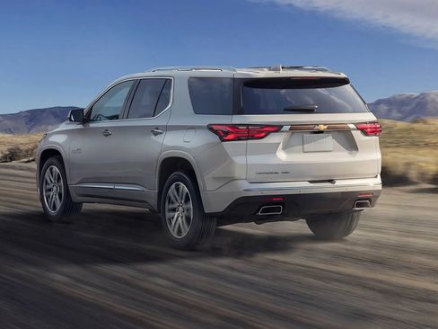 Used 2023 Chevrolet Traverse LS w/ Safety Package AWD/4WD image 1