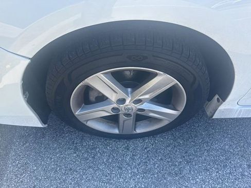Used 2014 Toyota Camry SE image 13