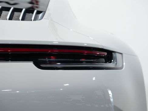 Used 2020 Porsche 911 Carrera 4S image 18