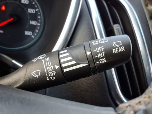 Used 2023 Chevrolet Equinox LT image 28