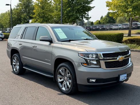 Used 2018 Chevrolet Tahoe LT w/ Luxury Package AWD/4WD image 2