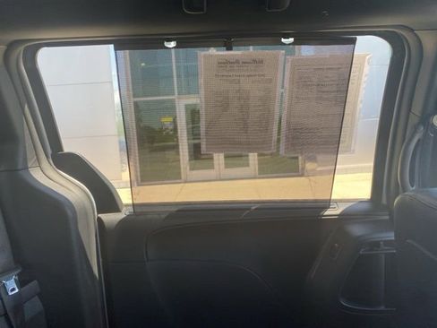 Used 2019 Dodge Grand Caravan GT FWD image 23