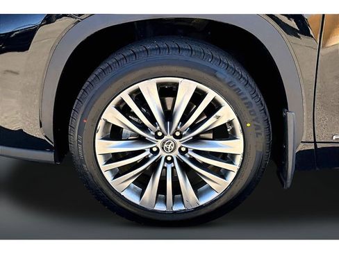 Used 2021 Toyota Highlander Platinum AWD/4WD image 35