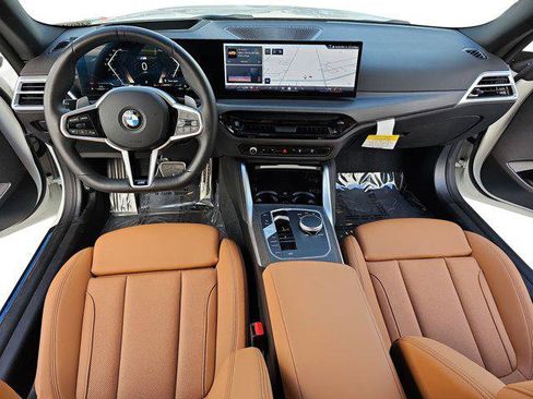 Used 2025 BMW 230i Coupe w/ M Sport Package image 9