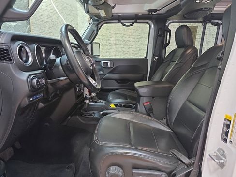 Used 2022 Jeep Wrangler Unlimited Sahara image 22