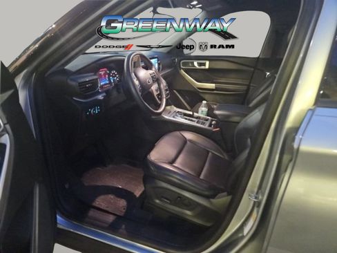Used 2023 Ford Explorer XLT w/ Equipment Group 202A RWD image 12