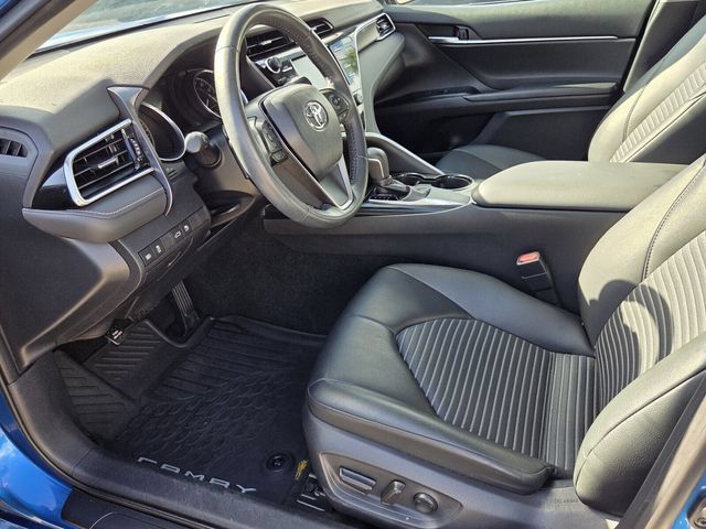Used 2018 Toyota Camry SE w/ Moonroof Package FWD image 9