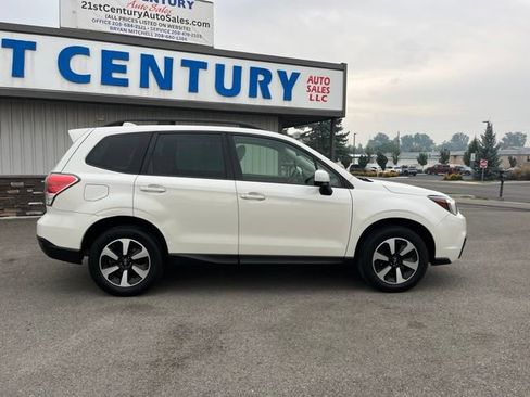 Used 2018 Subaru Forester 2.5i Premium AWD/4WD image 18