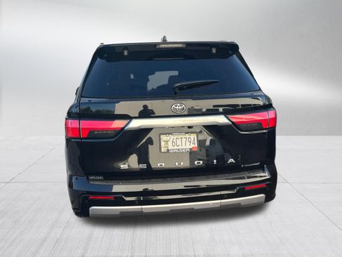 Used 2025 Toyota Sequoia Capstone AWD/4WD image 4
