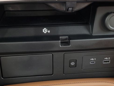 Used 2024 INFINITI QX80 Sensory image 25