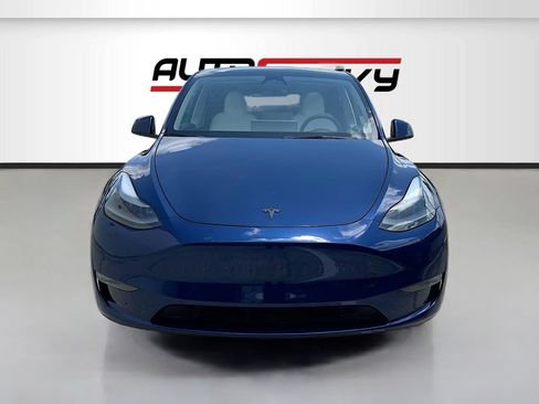 Used 2023 Tesla Model Y Performance AWD/4WD image 2