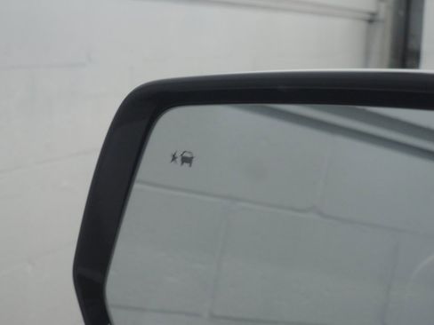 Used 2020 Chevrolet Traverse LT w/ LT Premium Package image 25