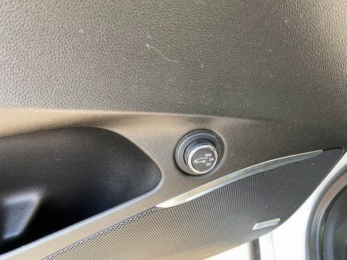 Used 2023 Buick Enclave Avenir w/ Avenir Technology Package image 23