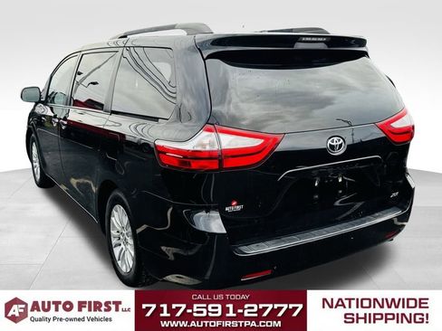 Used 2016 Toyota Sienna XLE image 5