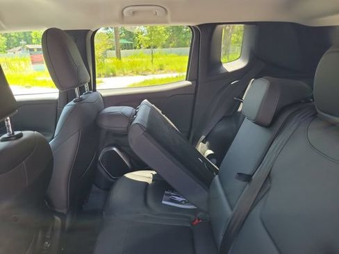 Used 2019 Jeep Renegade Limited w/ UConnect 8.4 Nav Group AWD/4WD image 15