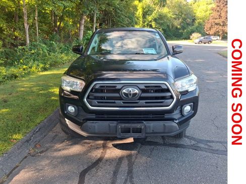 Used 2019 Toyota Tacoma SR5 AWD/4WD image 3