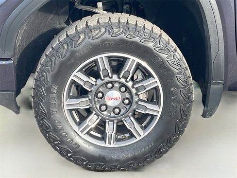 Used 2024 GMC Sierra 1500 AT4 w/ Technology Package image 32