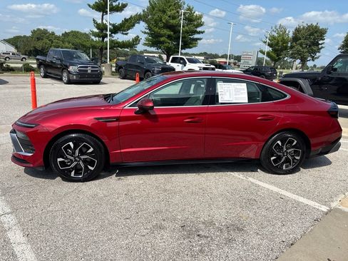 Used 2025 Hyundai Sonata SEL FWD image 16