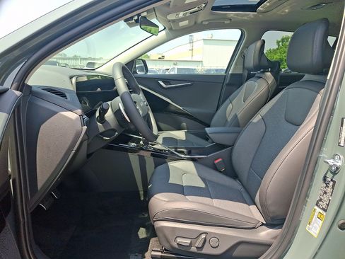 New 2026 Kia Niro SX Touring FWD image 9