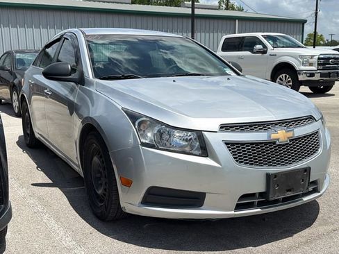 Used 2012 Chevrolet Cruze LS w/ Connectivity Package FWD image 3