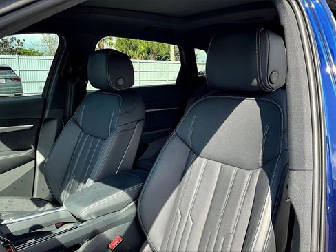 Certified 2023 Audi e-tron S Premium Plus w/ Black Optic Package image 20