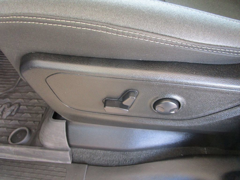 Used 2023 RAM 1500 Lone Star AWD/4WD image 32